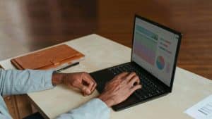 A Study On The 4 Day Workweek Reveals That Working 5 Days Means Spending A Day Doing Almost Nothing