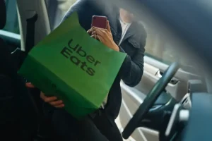 Escroquerie parisienne à Uber Eats : plus de 2,4 millions d'euros en repas