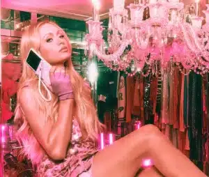 Vous allez vouloir ce Motorola Razr édition Paris Hilton (ou pas)