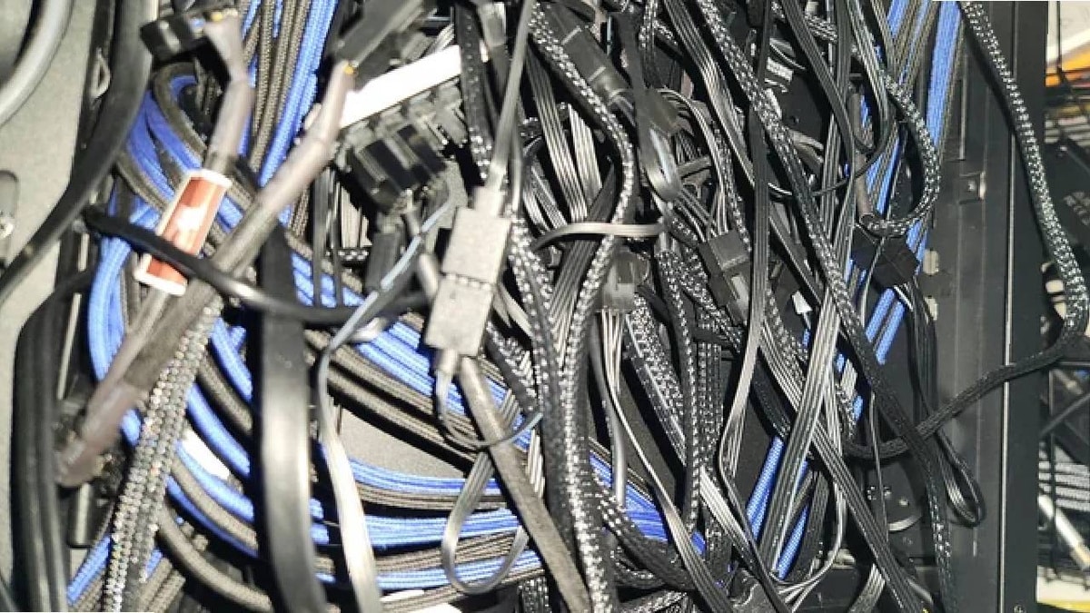 one user installed 22 fans in his gaming PC and raised concerns about cable management