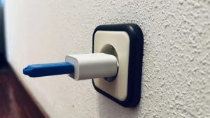 What happens if you plug a USB stick into a phone charger?