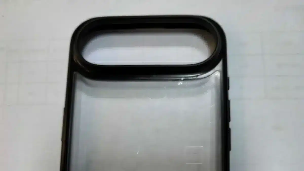 iPhone 17 Air : cette photo montre (encore) la "barre"