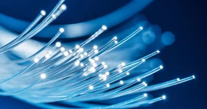 Fibre optique : Bouygues Telecom et SFR réclament 332 millions d’euros à Orange