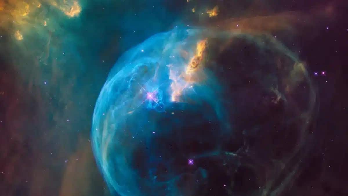 A 1977 Space Probe 24 Billion Kilometers Away