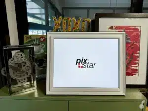 Test du Pix-Star Lux : un cadre connecté XXL, idéal pour vos photos de vacances